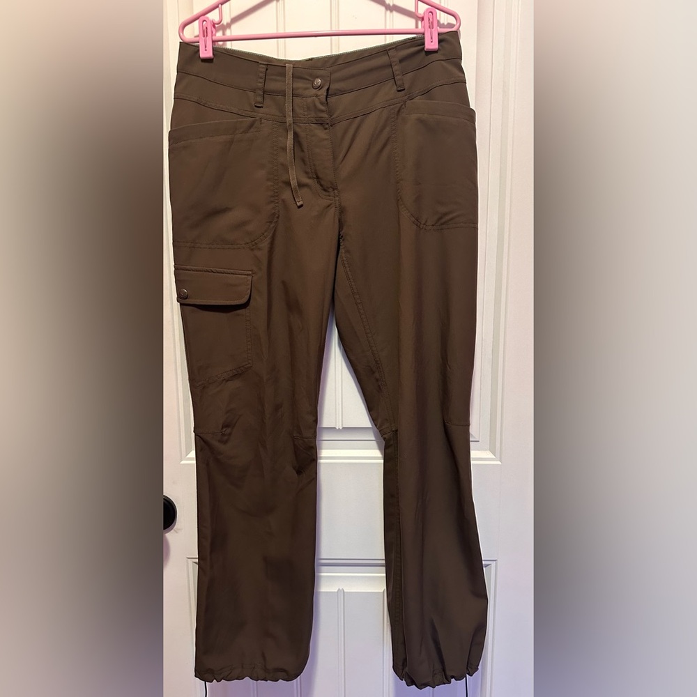 Women’s MEC Utilitarian Cargo Pants - EUC